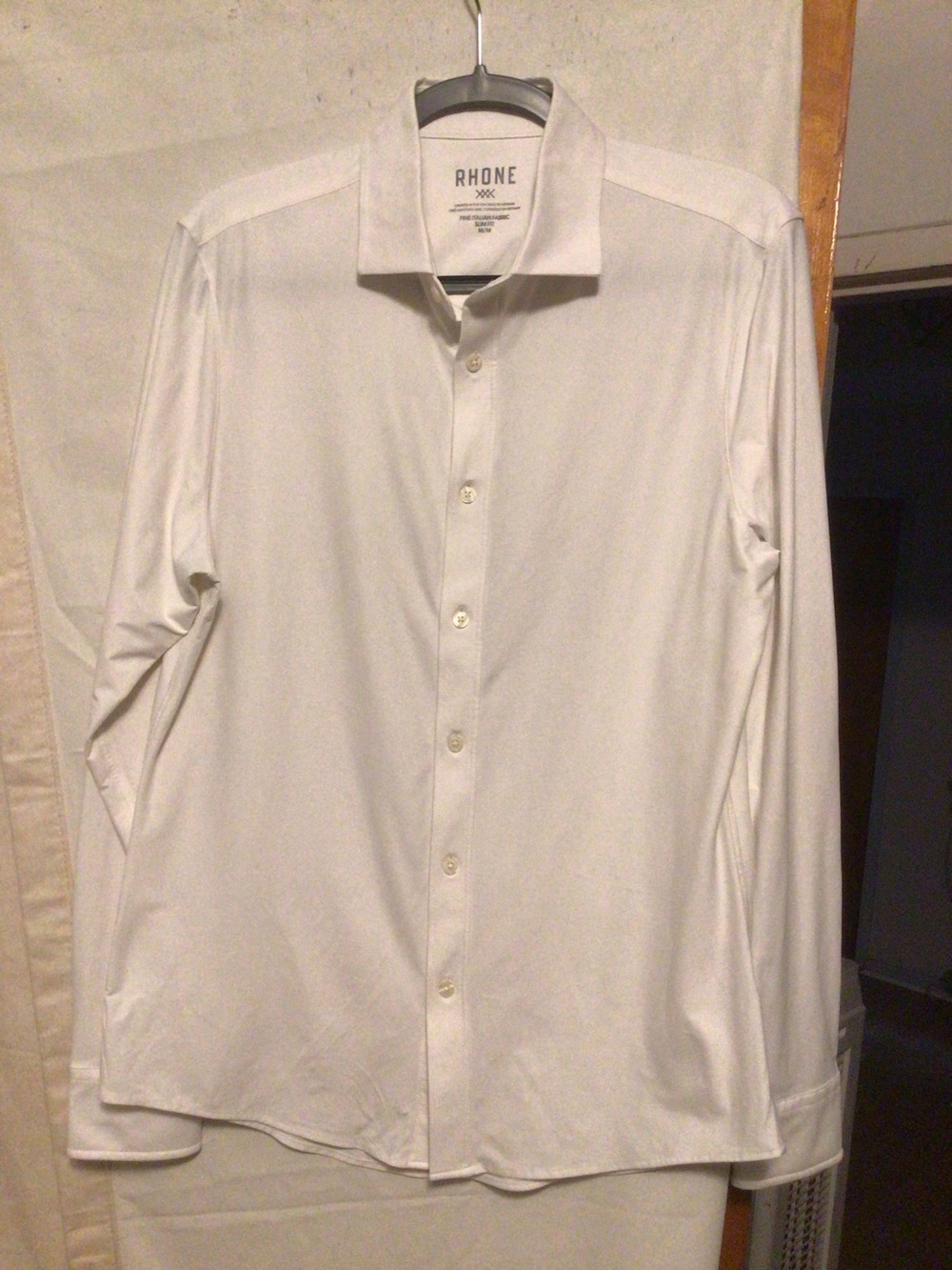 Rhône dress shirt made with Italian fabric  has slight stretch Sz M